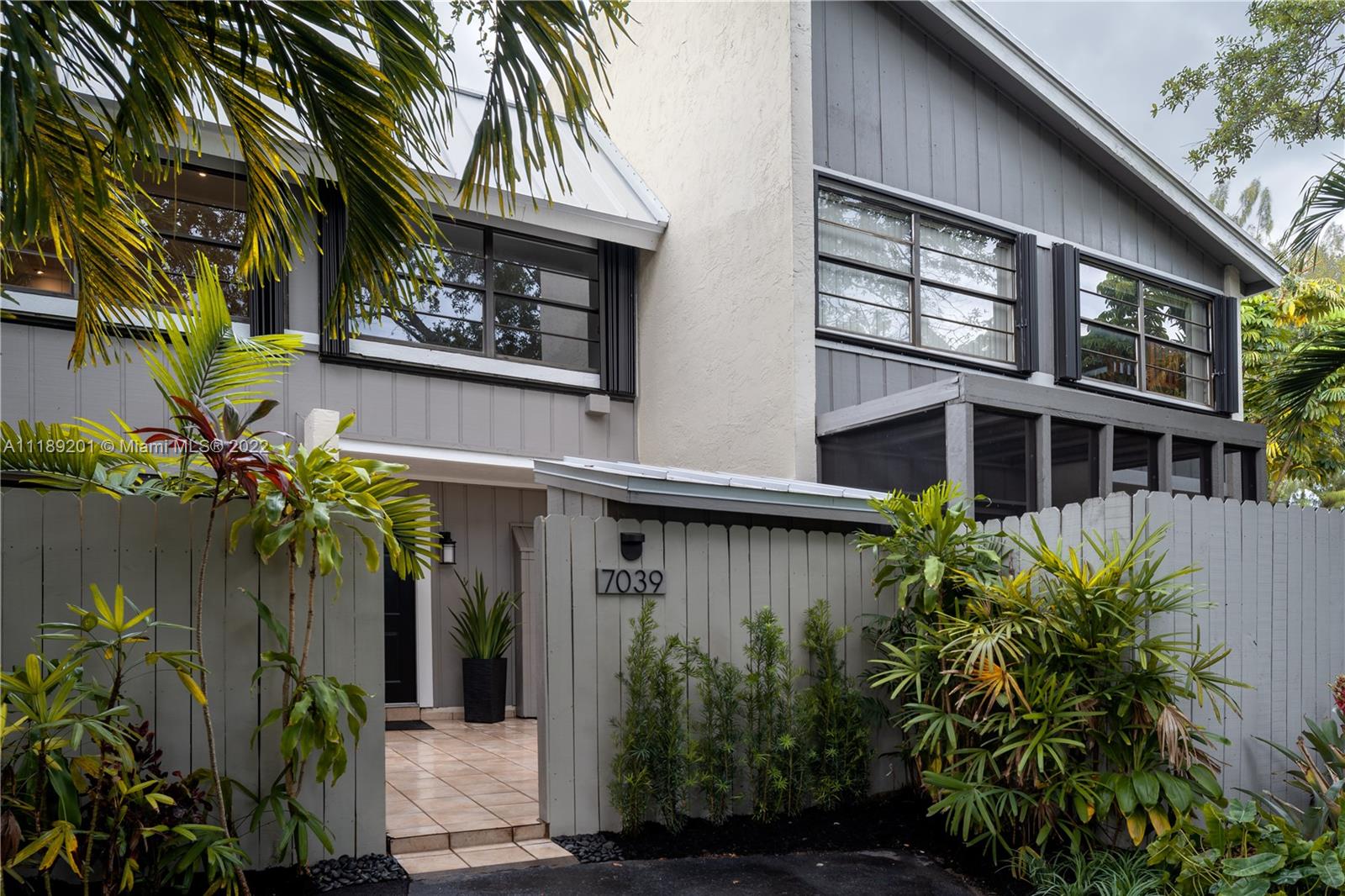 7039 SW 53rd Ln Unit: 7039