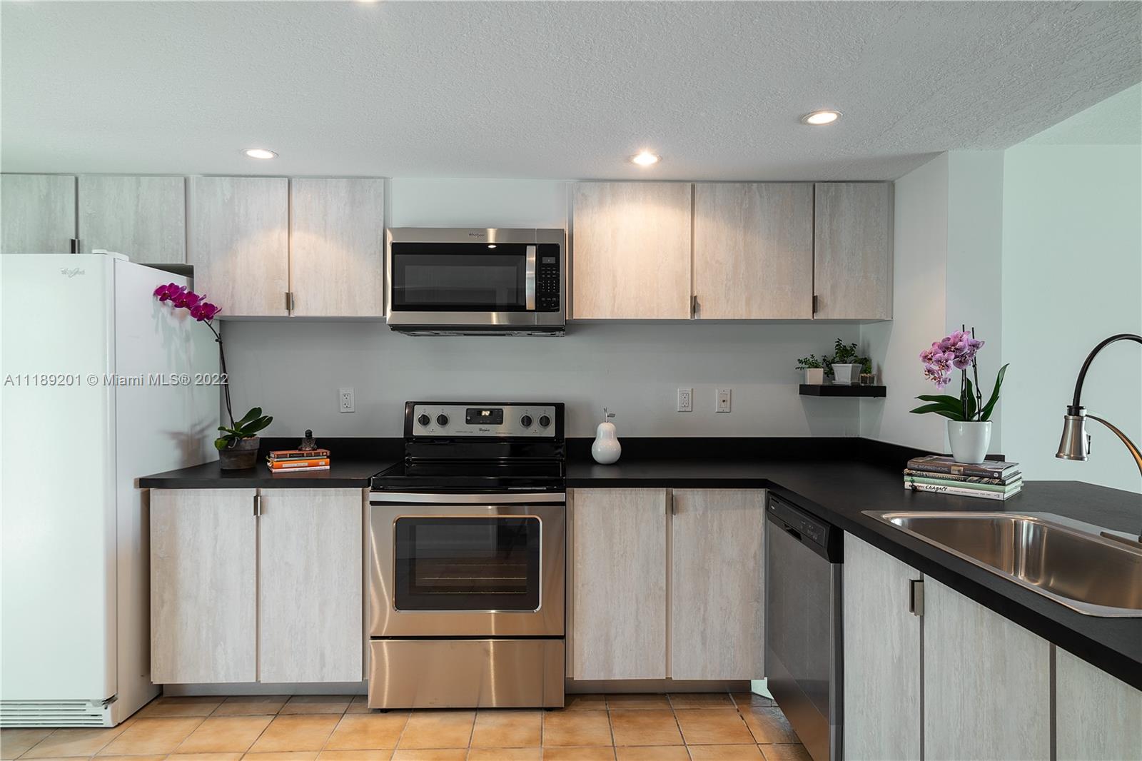 7039 SW 53rd Ln Unit: 7039