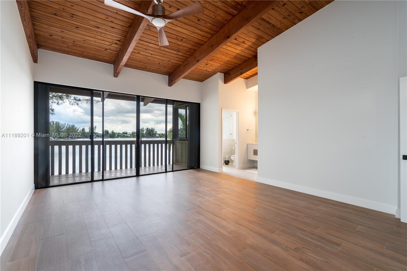 7039 SW 53rd Ln Unit: 7039