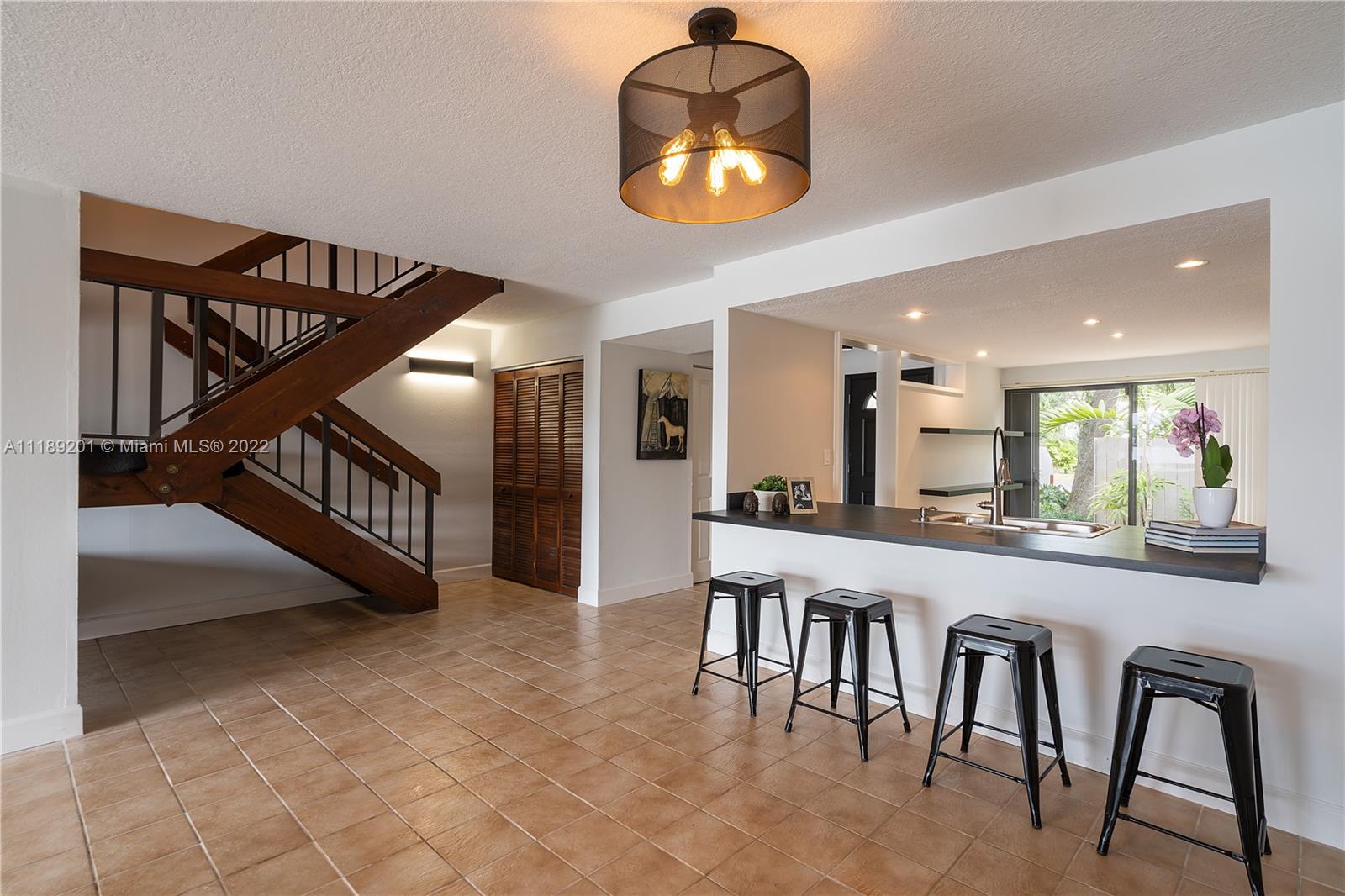 7039 SW 53rd Ln Unit: 7039