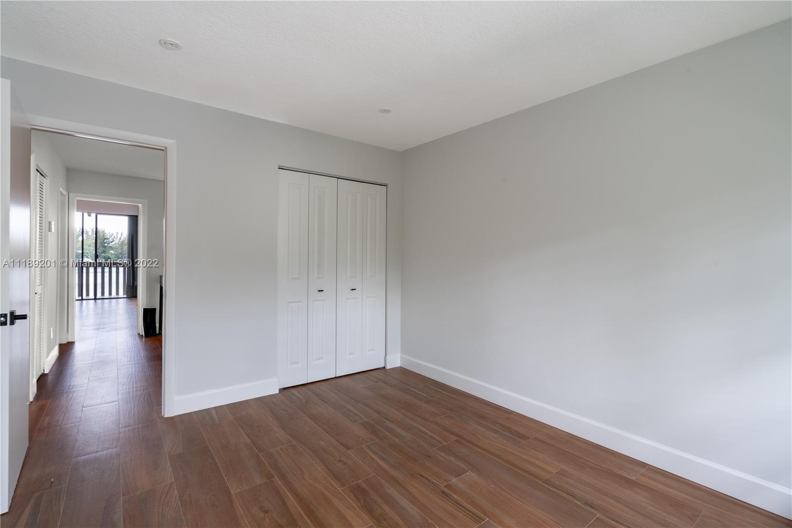 7039 SW 53rd Ln Unit: 7039
