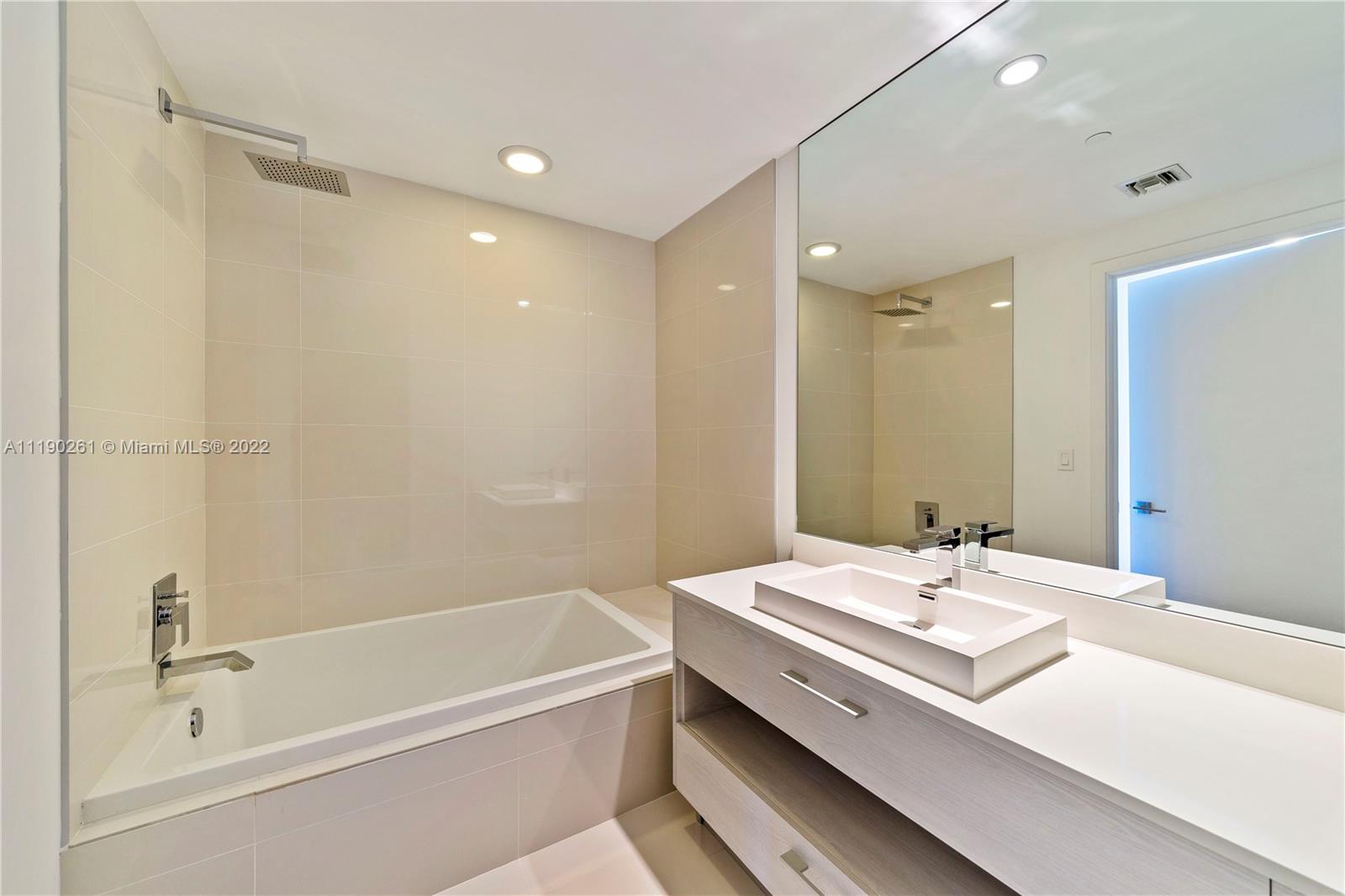 55 SW 9th St Unit: 2704