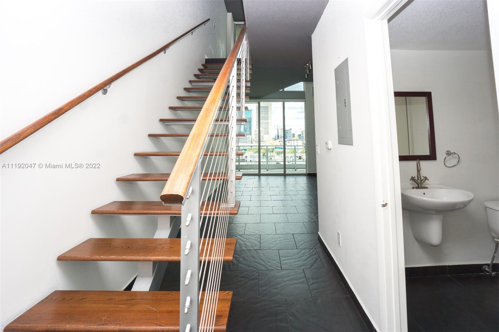690 SW 1 CT Unit: 1217