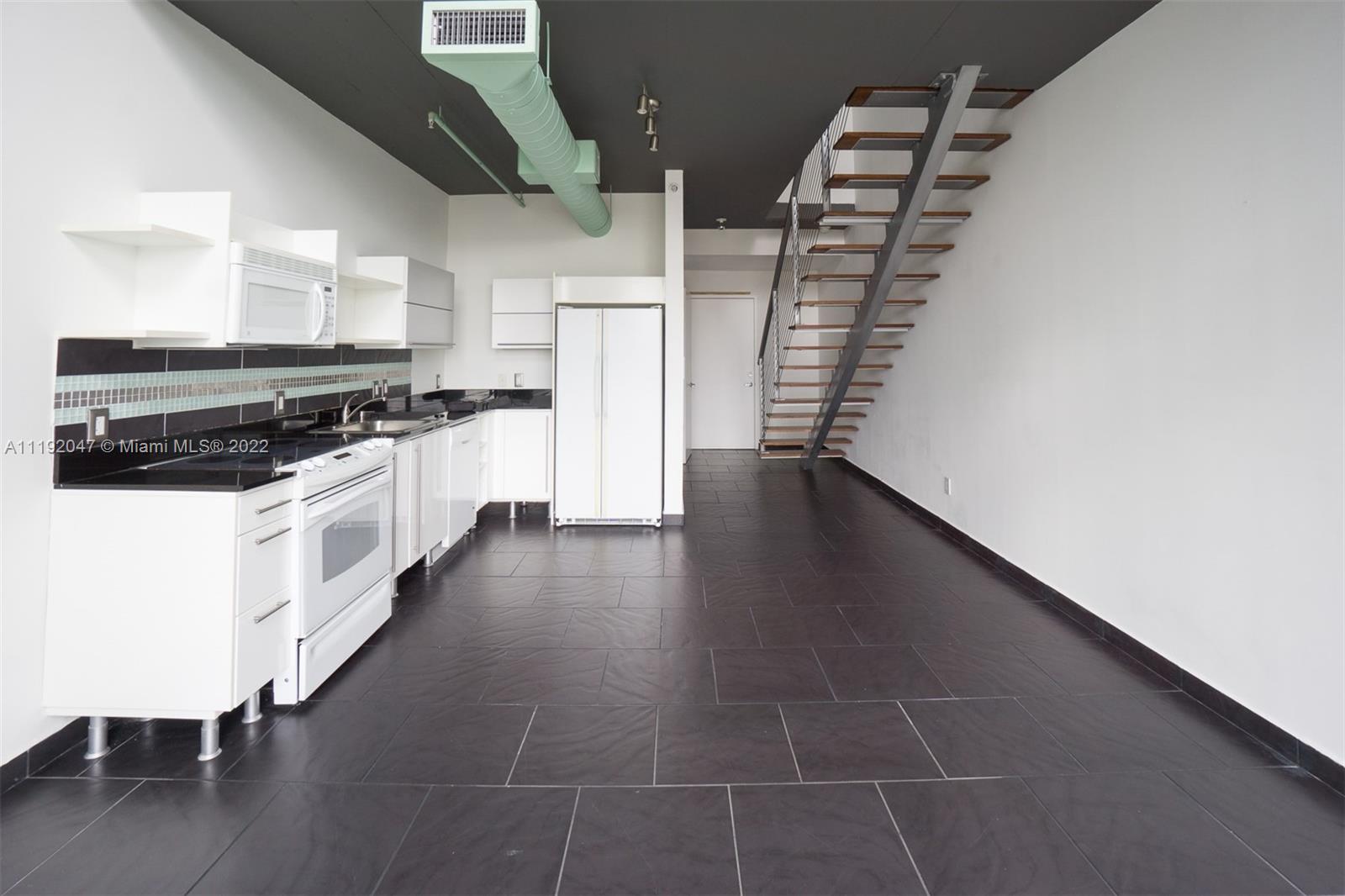 690 SW 1 CT Unit: 1217