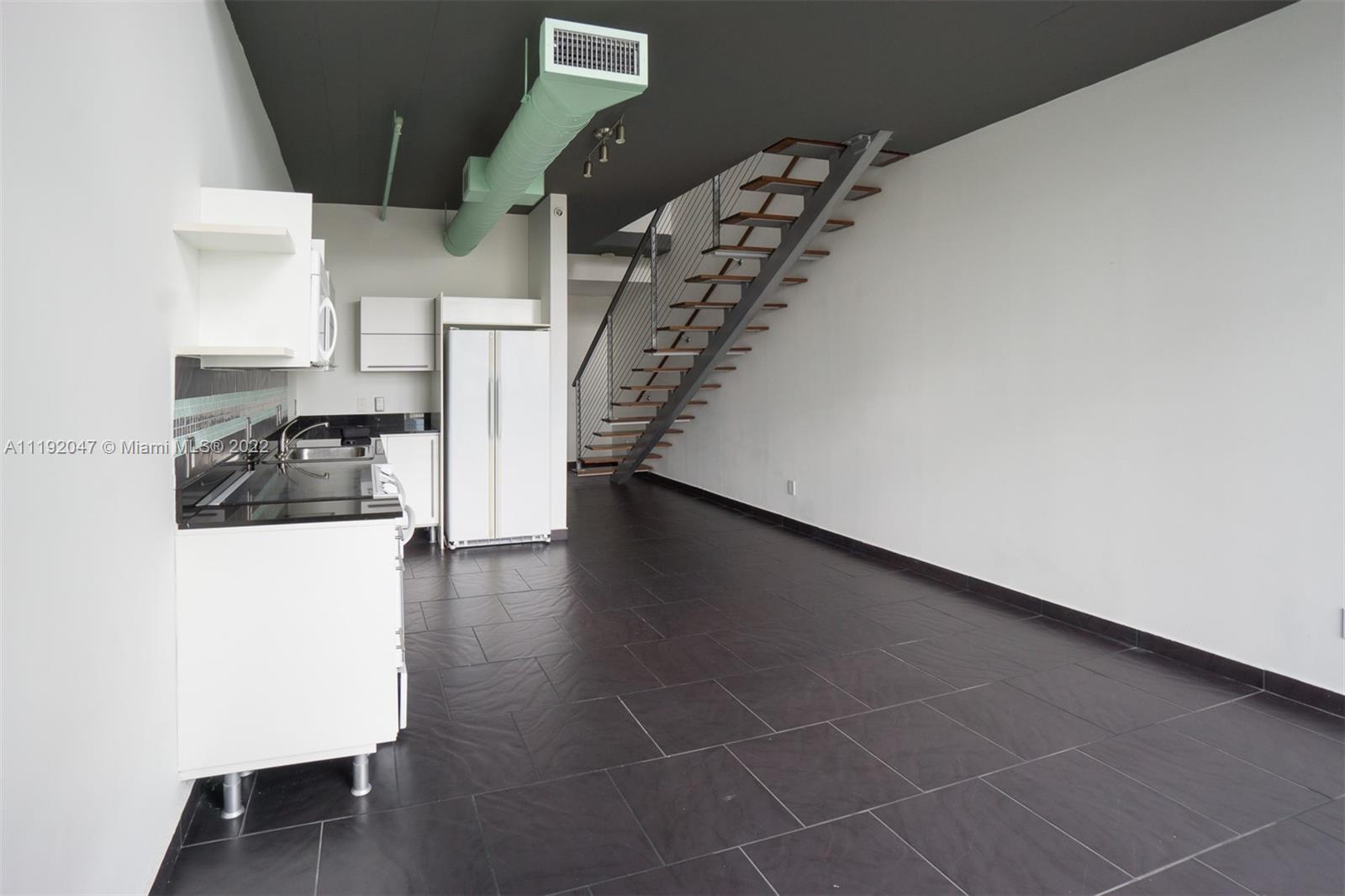 690 SW 1 CT Unit: 1217