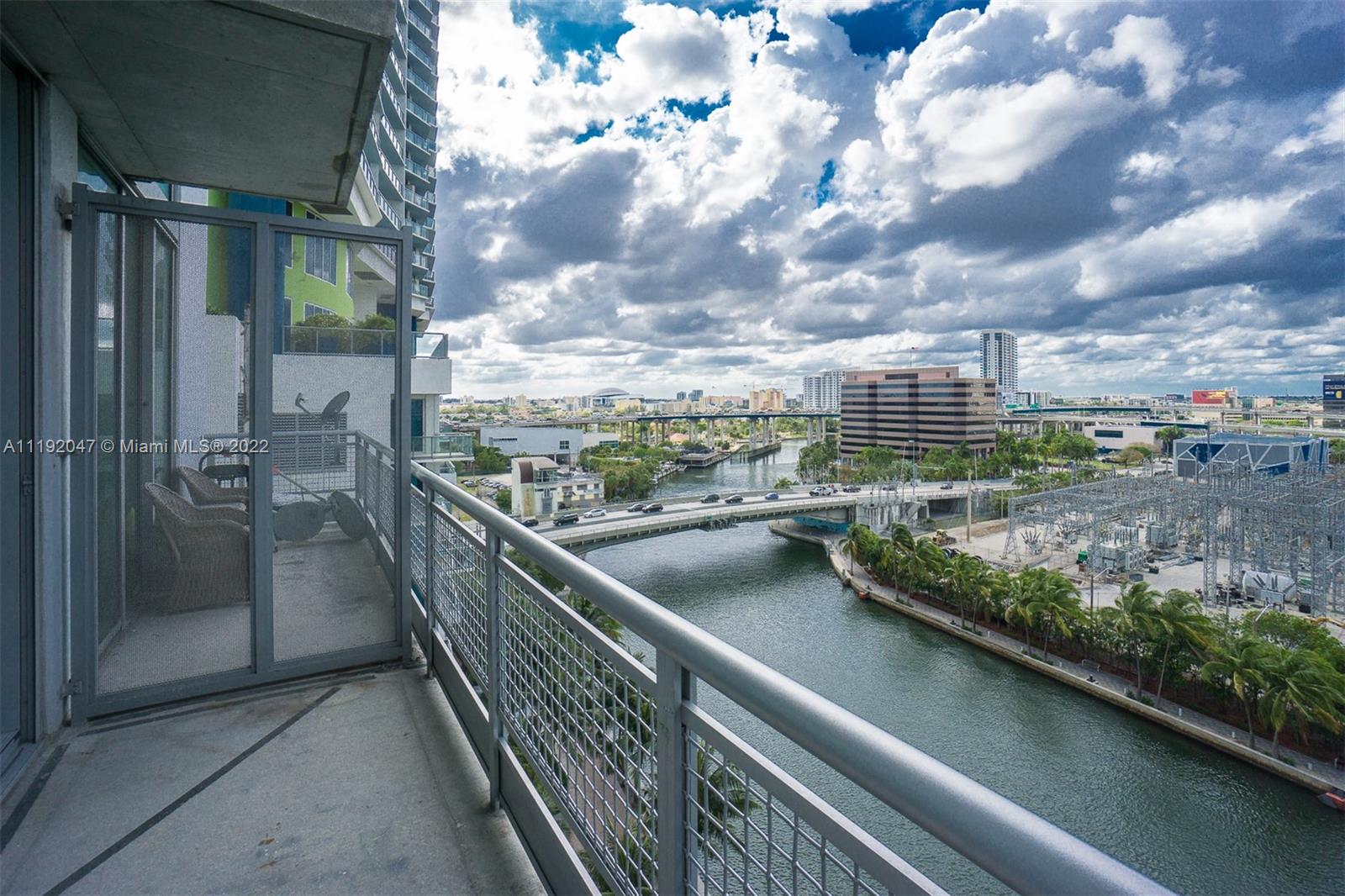 690 SW 1 CT Unit: 1217