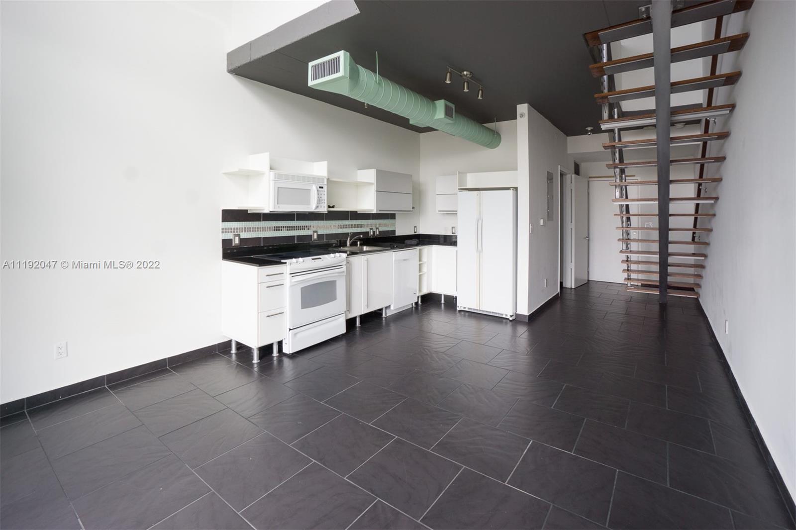 690 SW 1 CT Unit: 1217