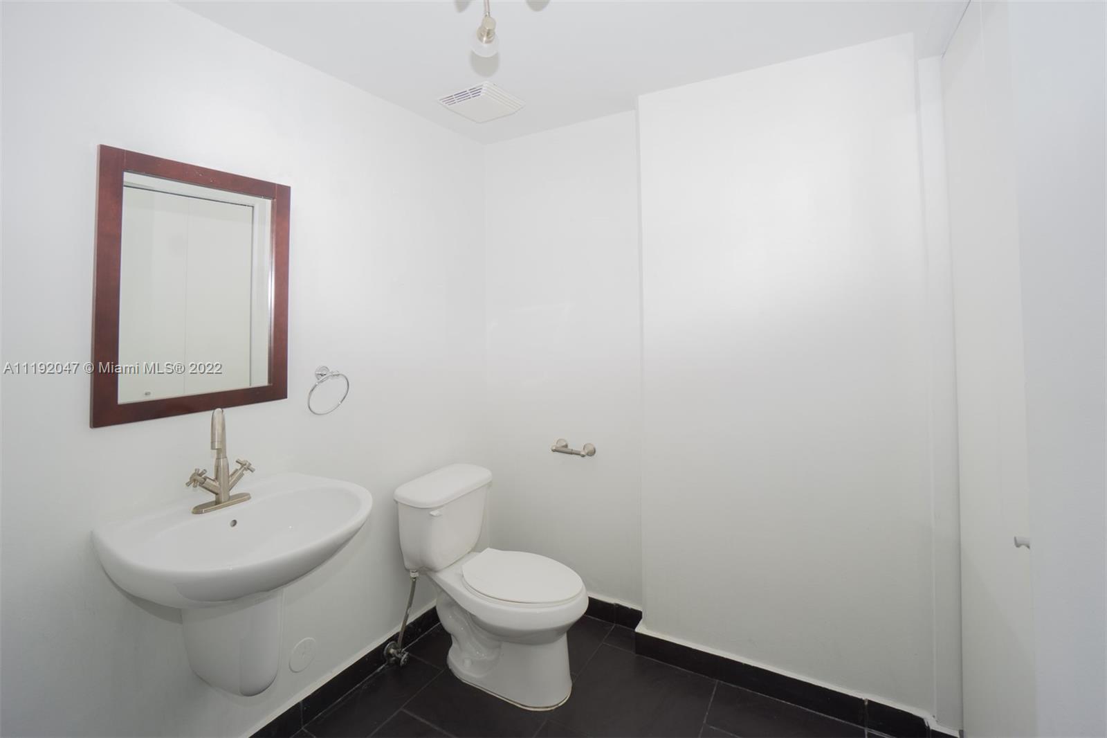 690 SW 1 CT Unit: 1217