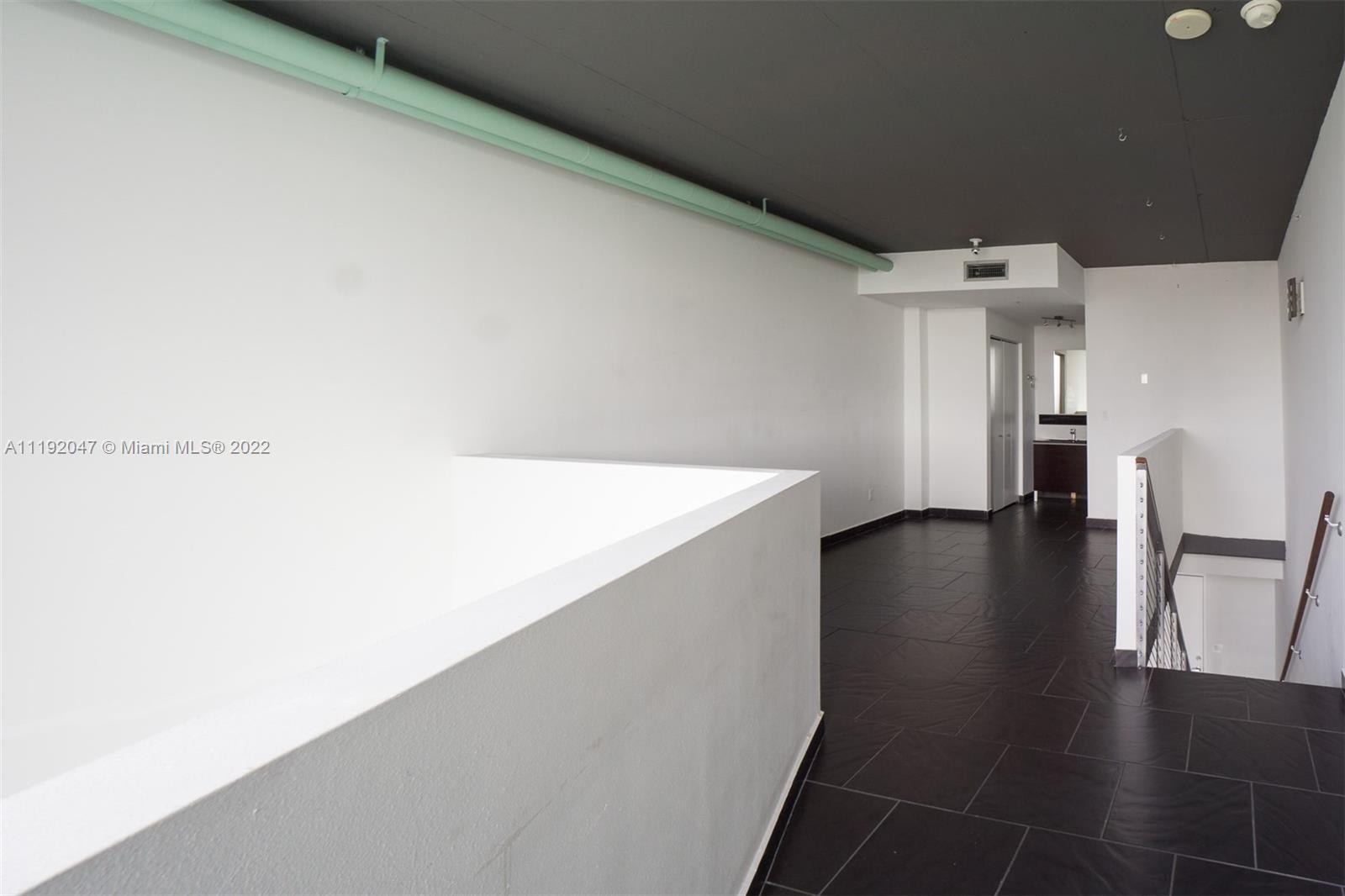690 SW 1 CT Unit: 1217