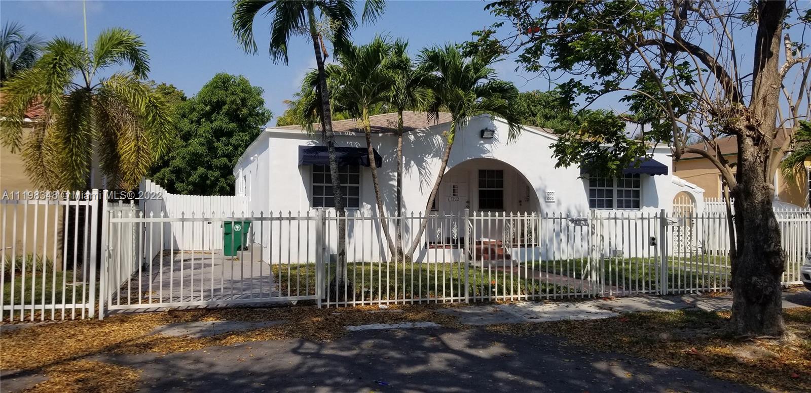 1220 SW 25th Ave Unit: 1220