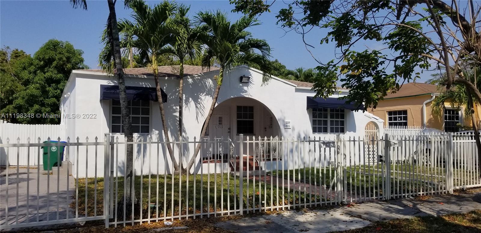 1220 SW 25th Ave Unit: 1220