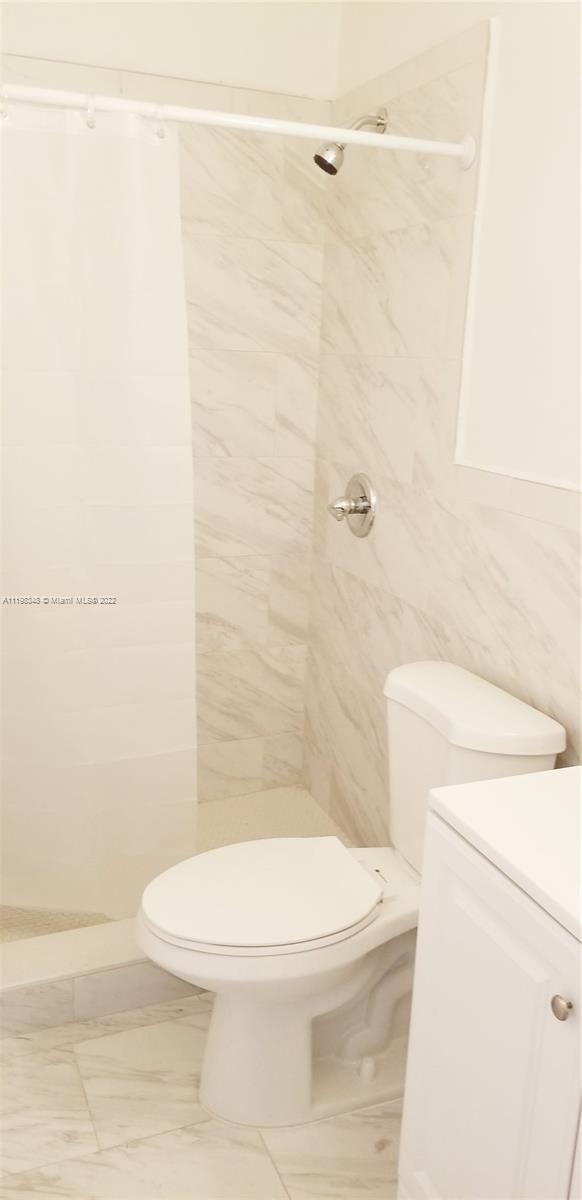 1220 SW 25th Ave Unit: 1220