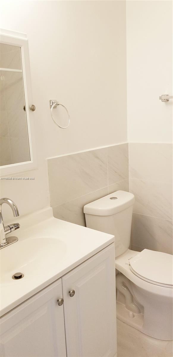 1220 SW 25th Ave Unit: 1220