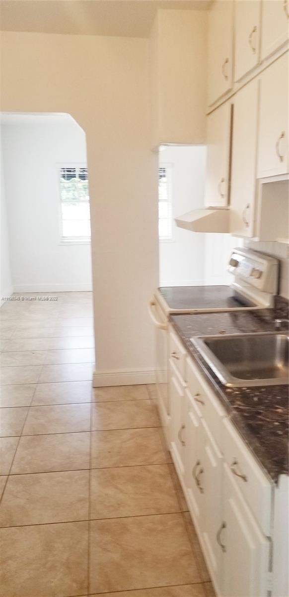 1220 SW 25th Ave Unit: 1220