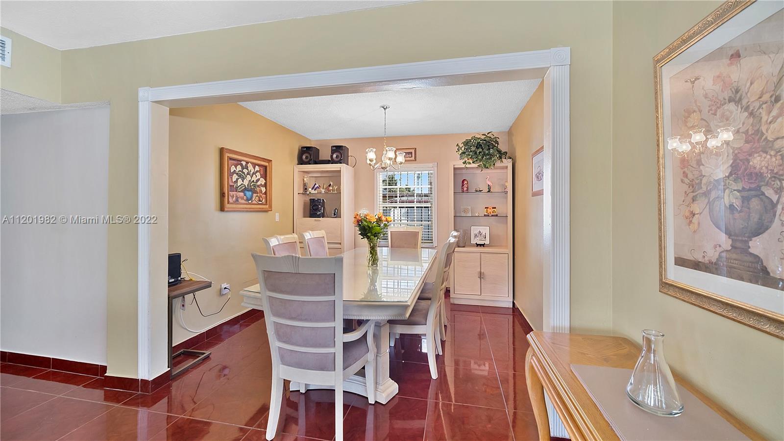 230 SW 52nd Ave