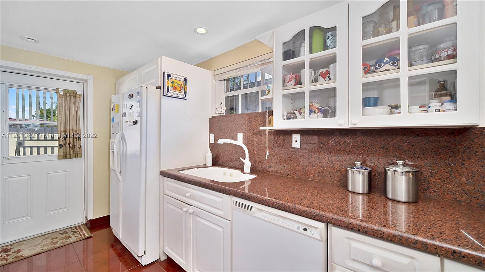 230 SW 52nd Ave