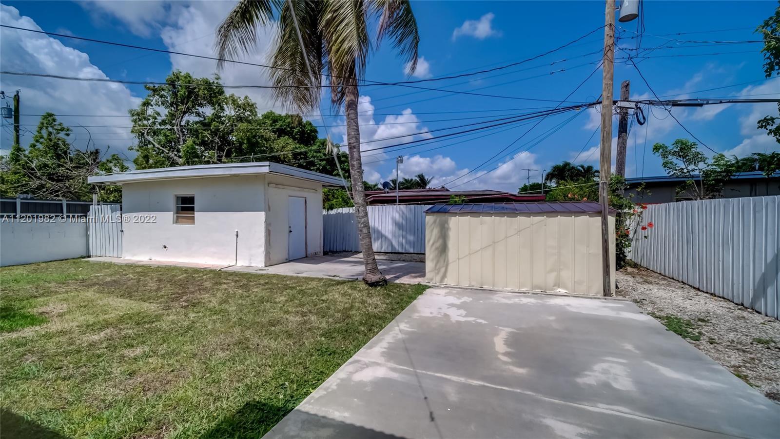 230 SW 52nd Ave