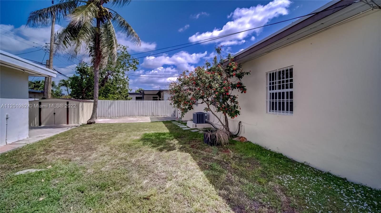 230 SW 52nd Ave