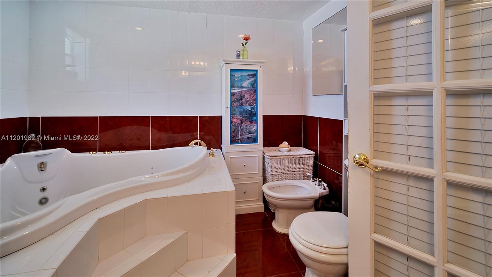 230 SW 52nd Ave