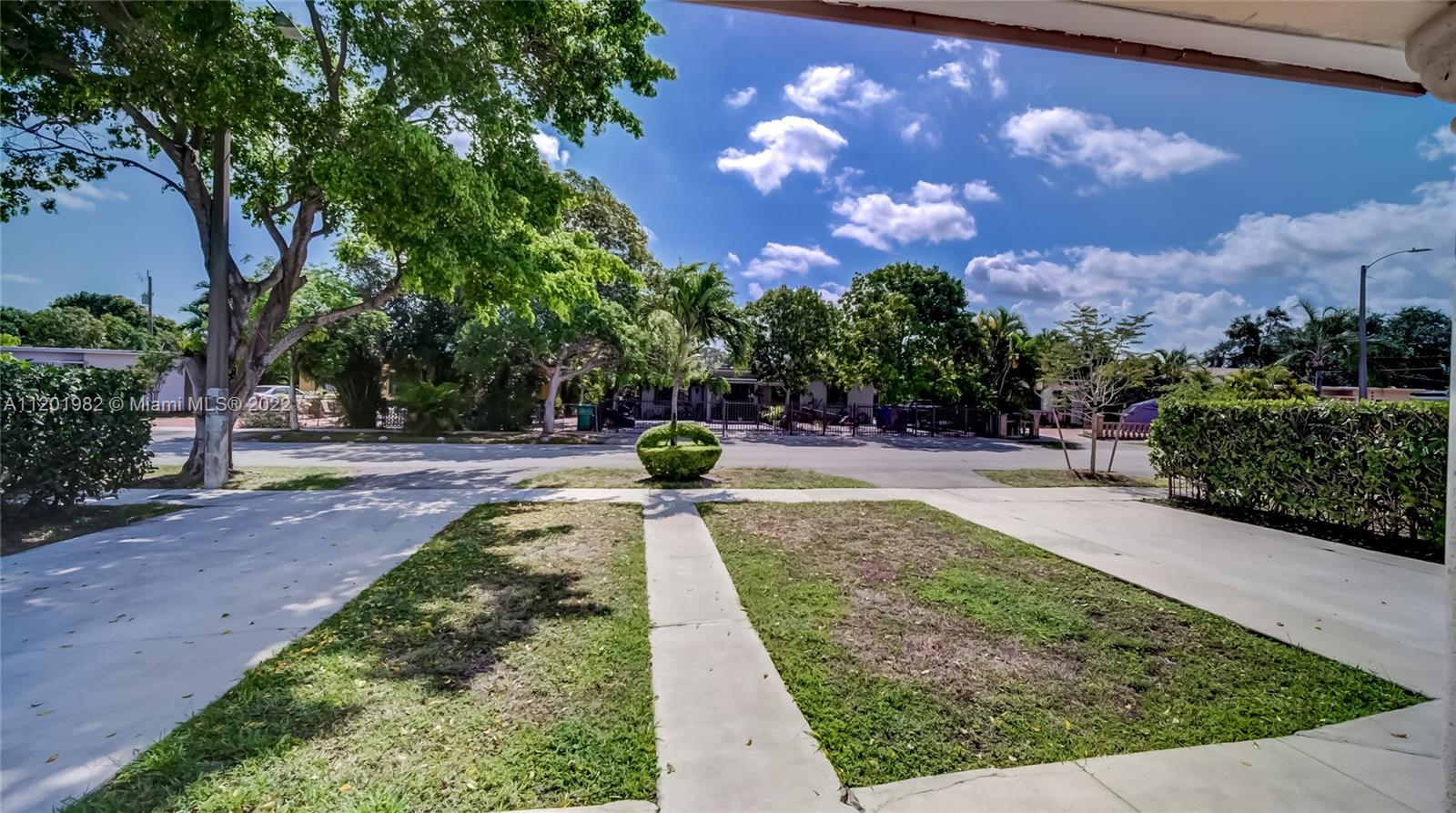 230 SW 52nd Ave