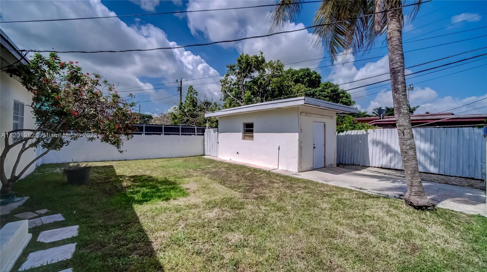 230 SW 52nd Ave