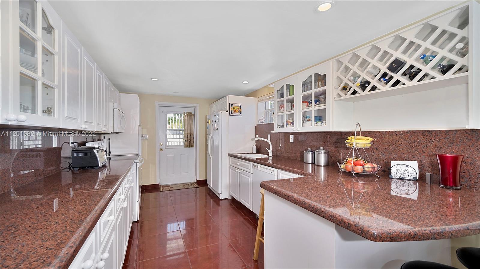 230 SW 52nd Ave