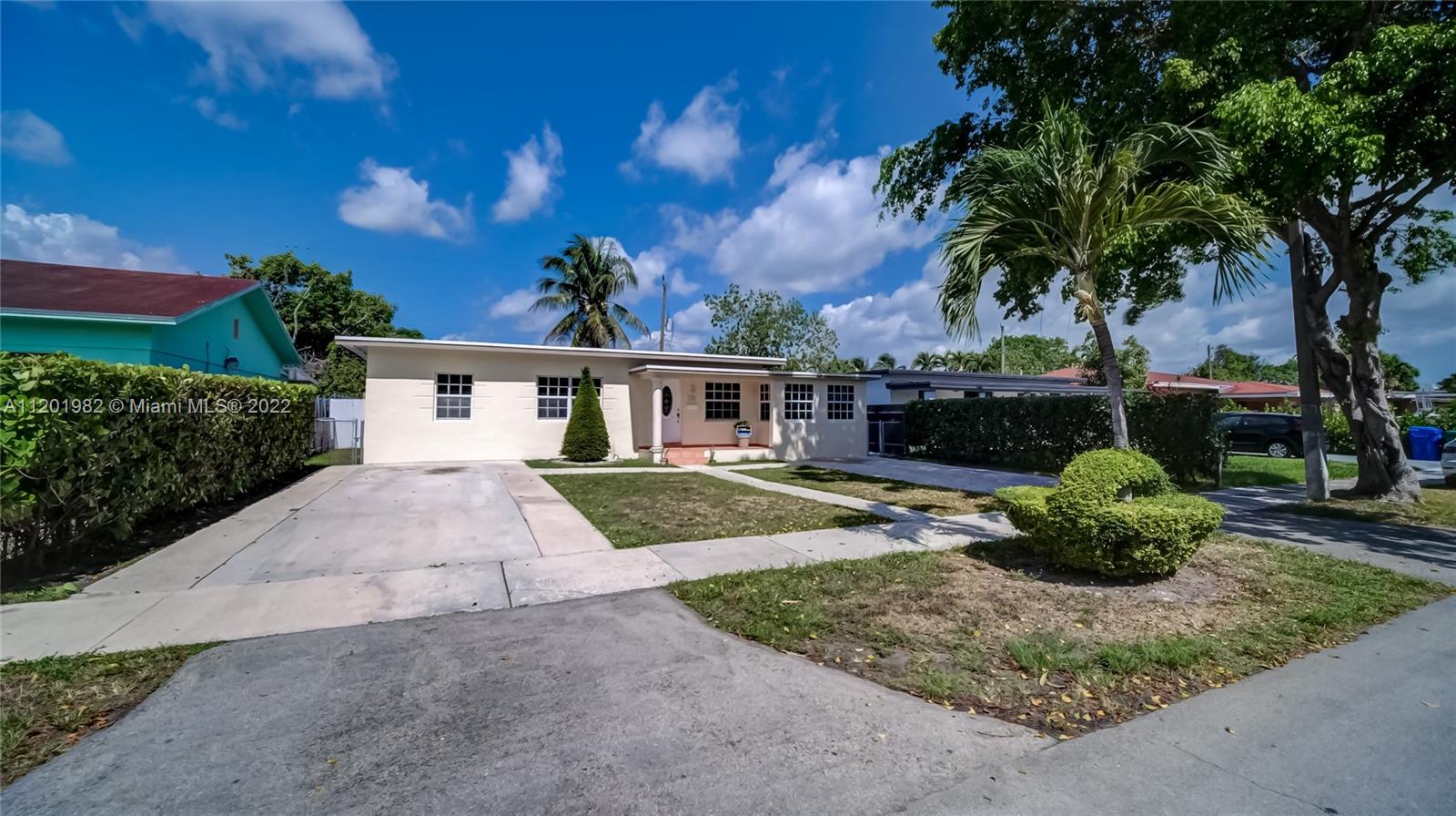 230 SW 52nd Ave