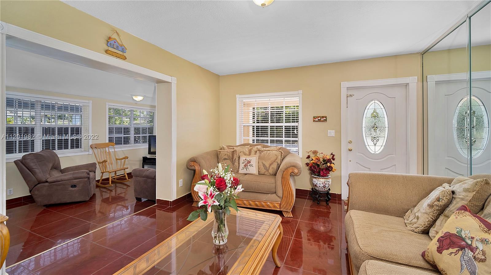 230 SW 52nd Ave