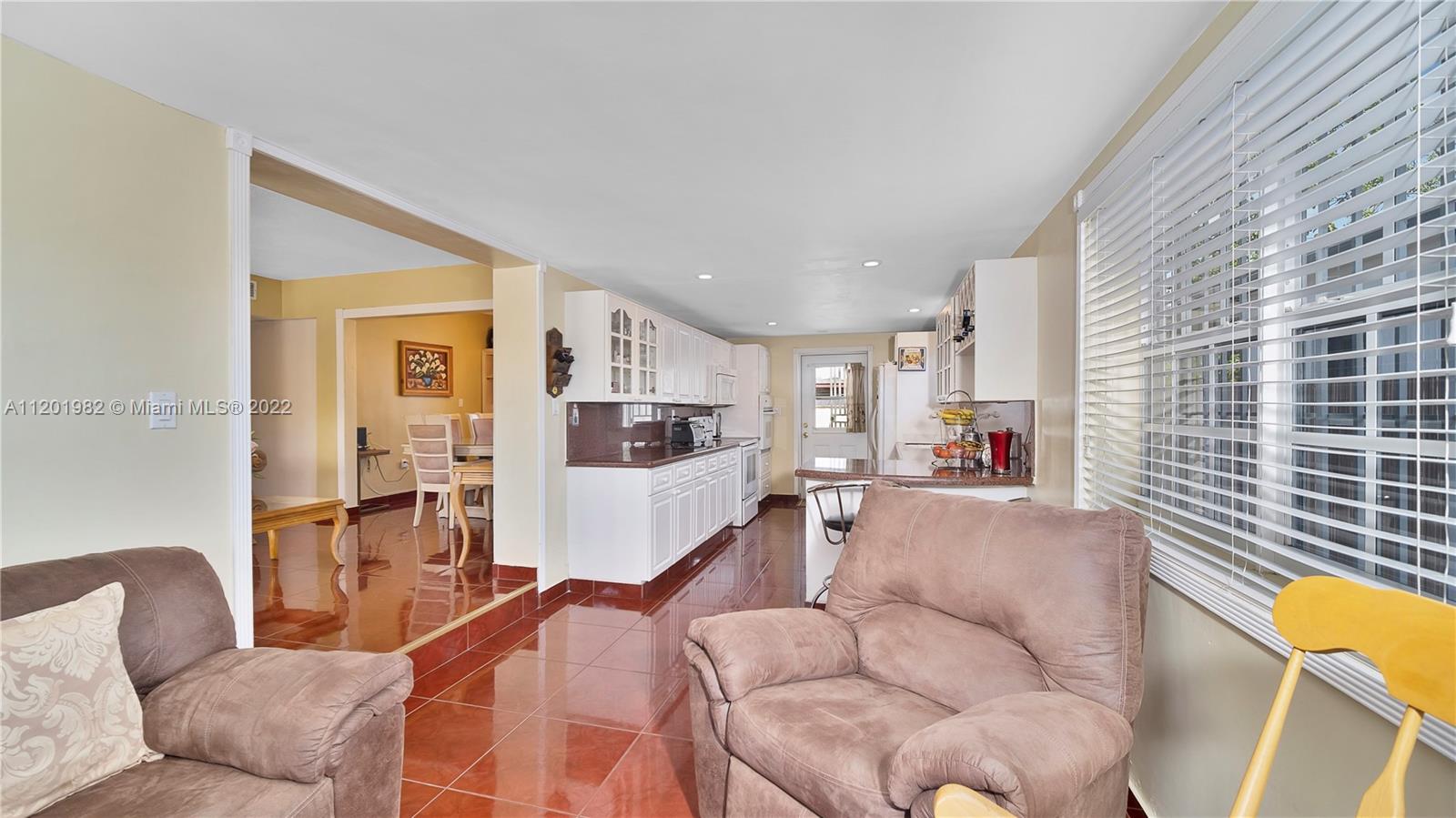 230 SW 52nd Ave