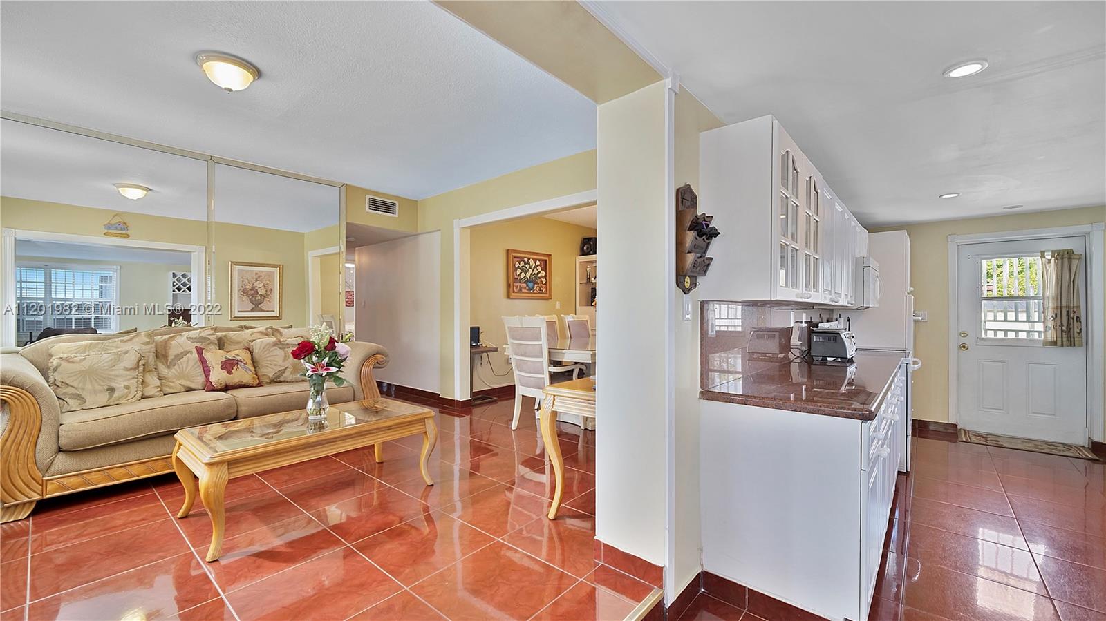 230 SW 52nd Ave