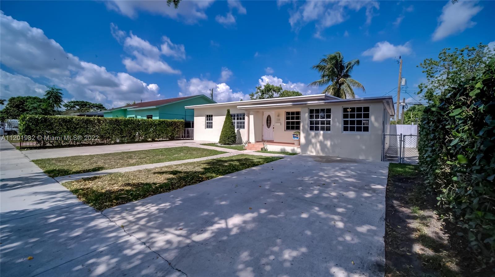 230 SW 52nd Ave