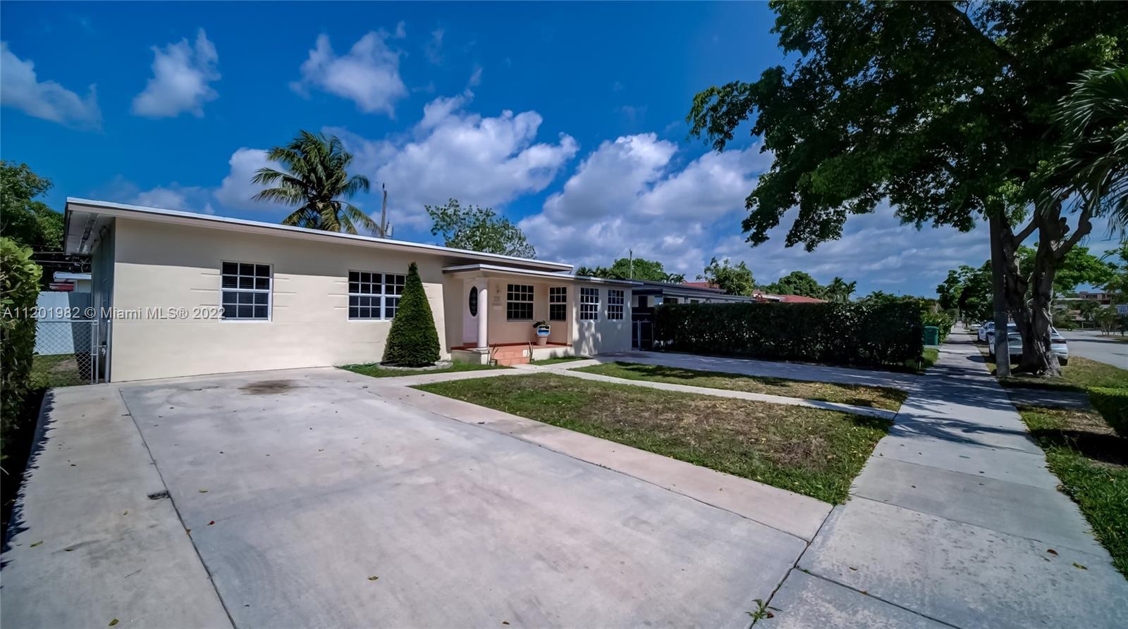 230 SW 52nd Ave