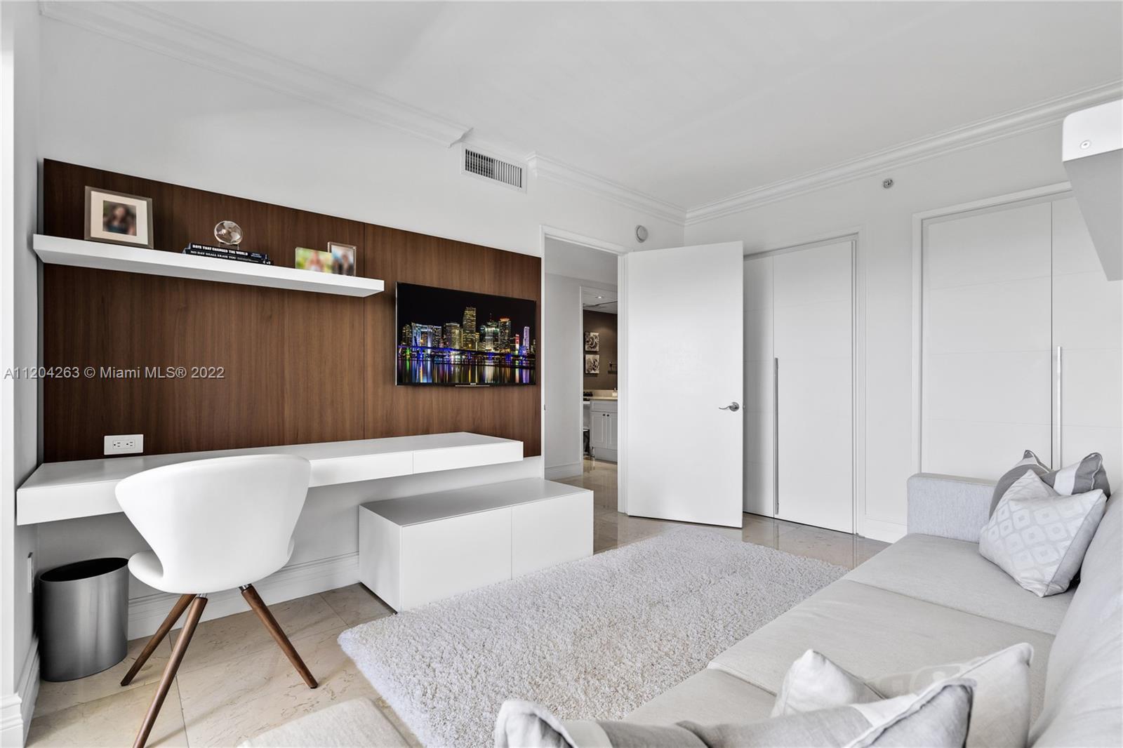 765 Crandon Blvd Unit: 505