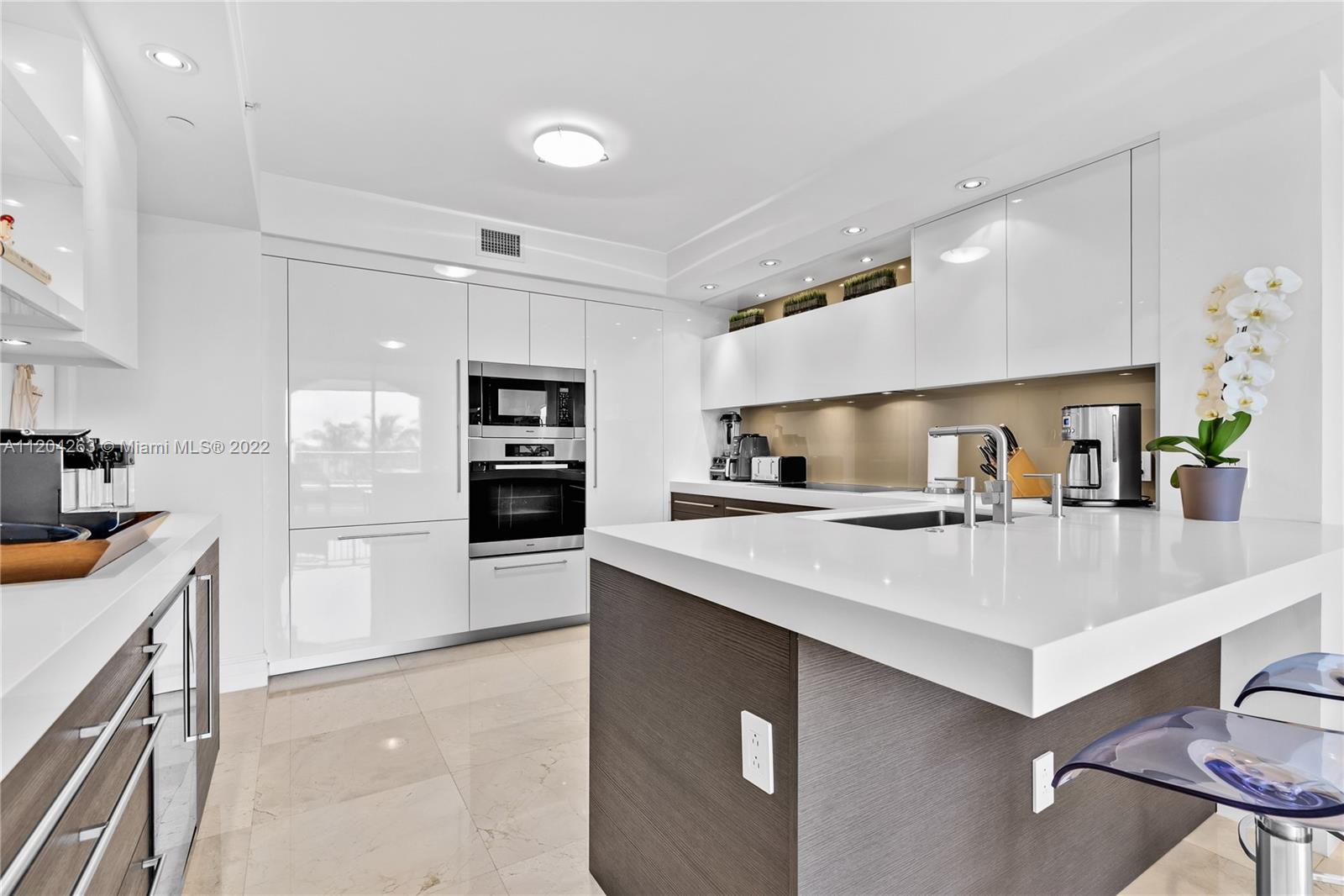 765 Crandon Blvd Unit: 505