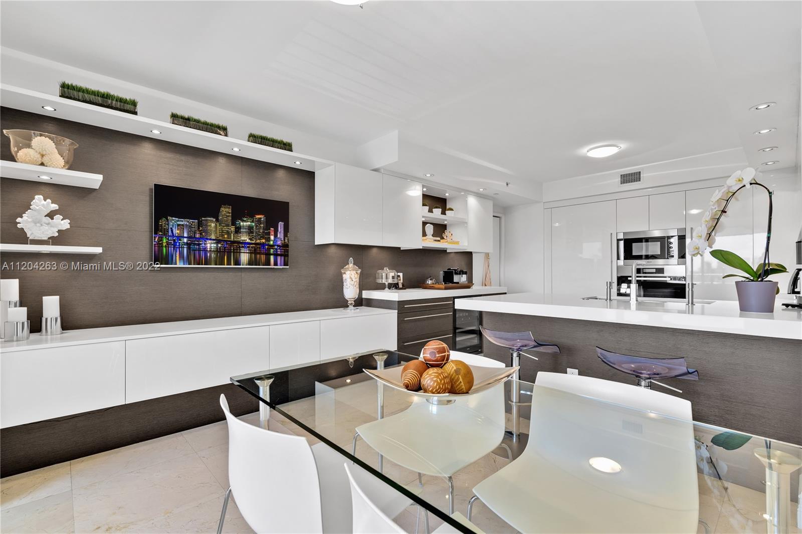 765 Crandon Blvd Unit: 505