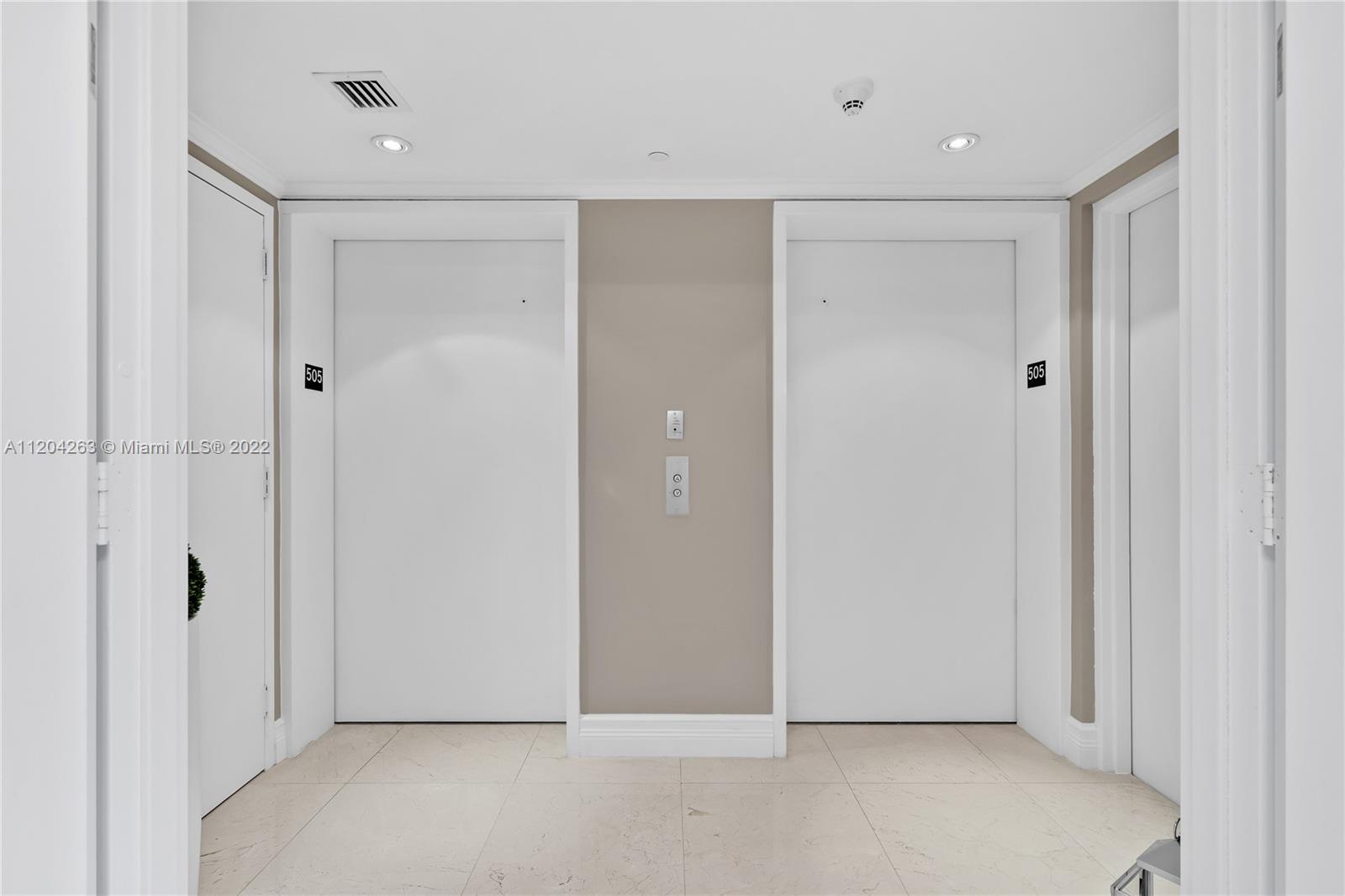 765 Crandon Blvd Unit: 505