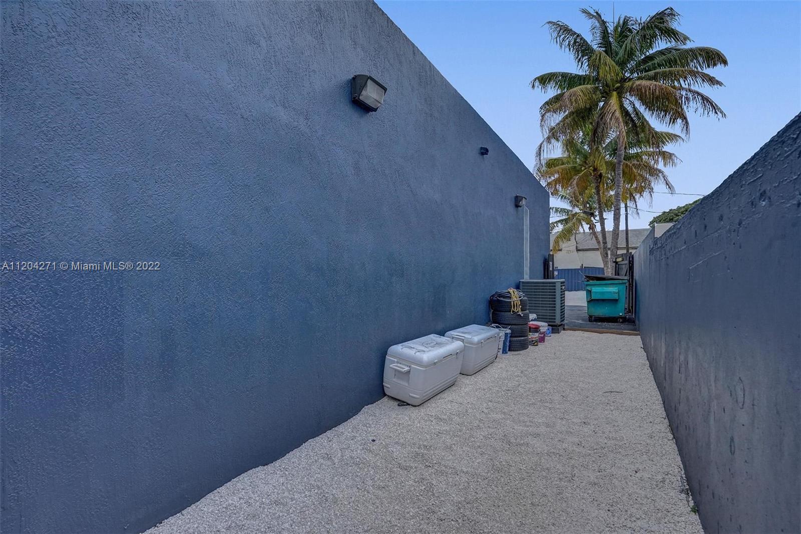 348 SW 57th Ave