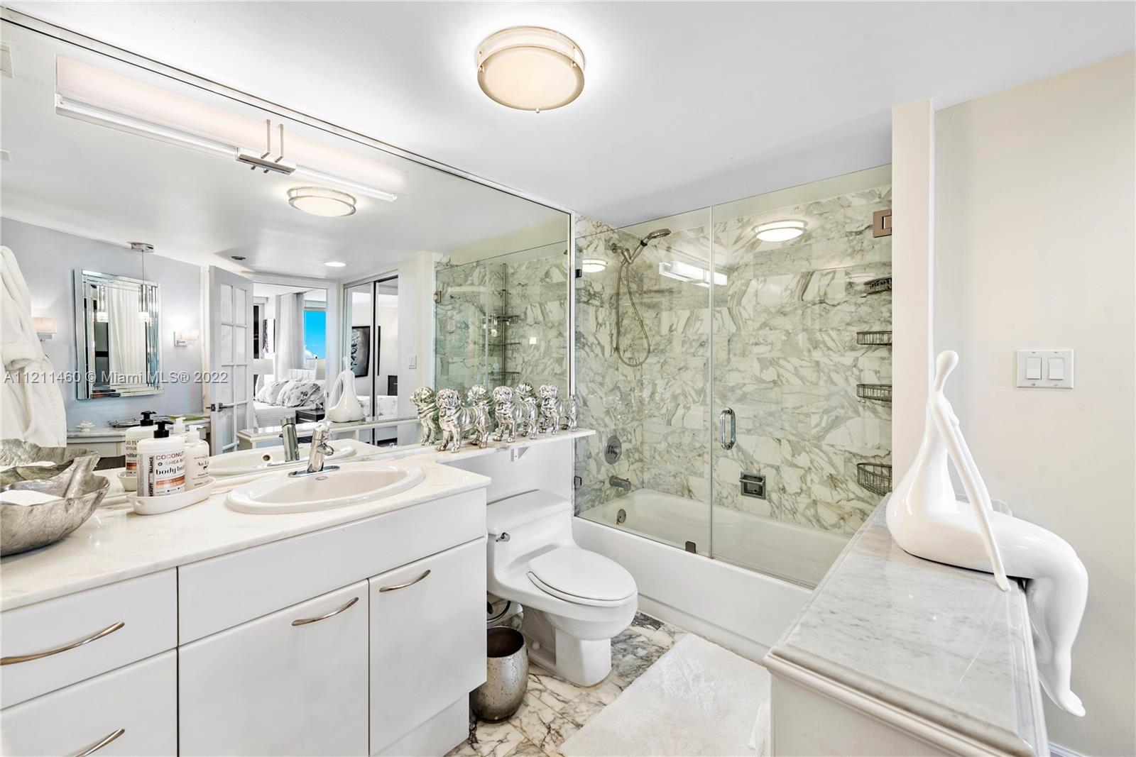 2555 Collins Ave Unit: 607