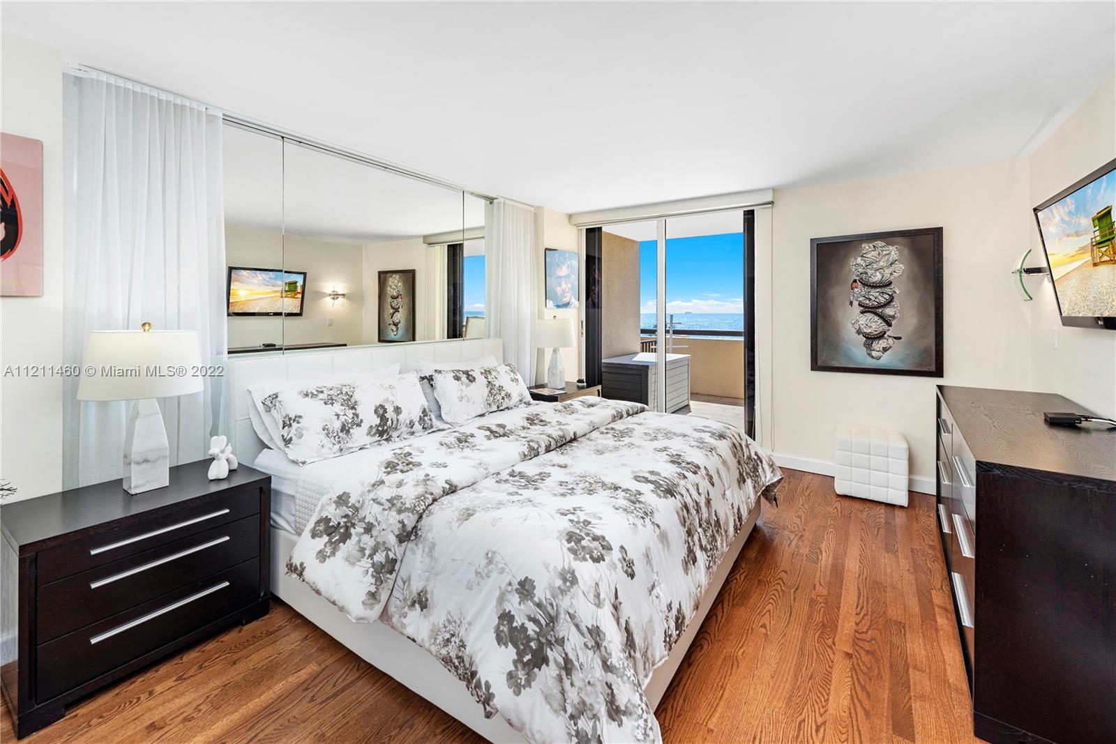 2555 Collins Ave Unit: 607