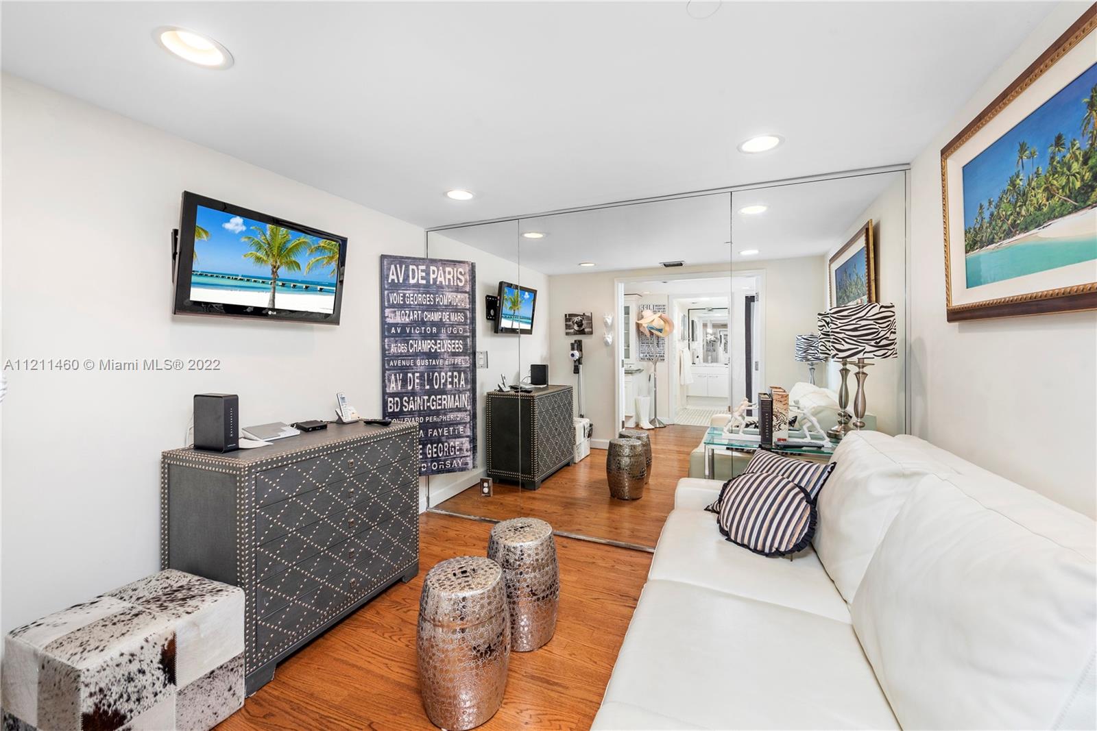 2555 Collins Ave Unit: 607