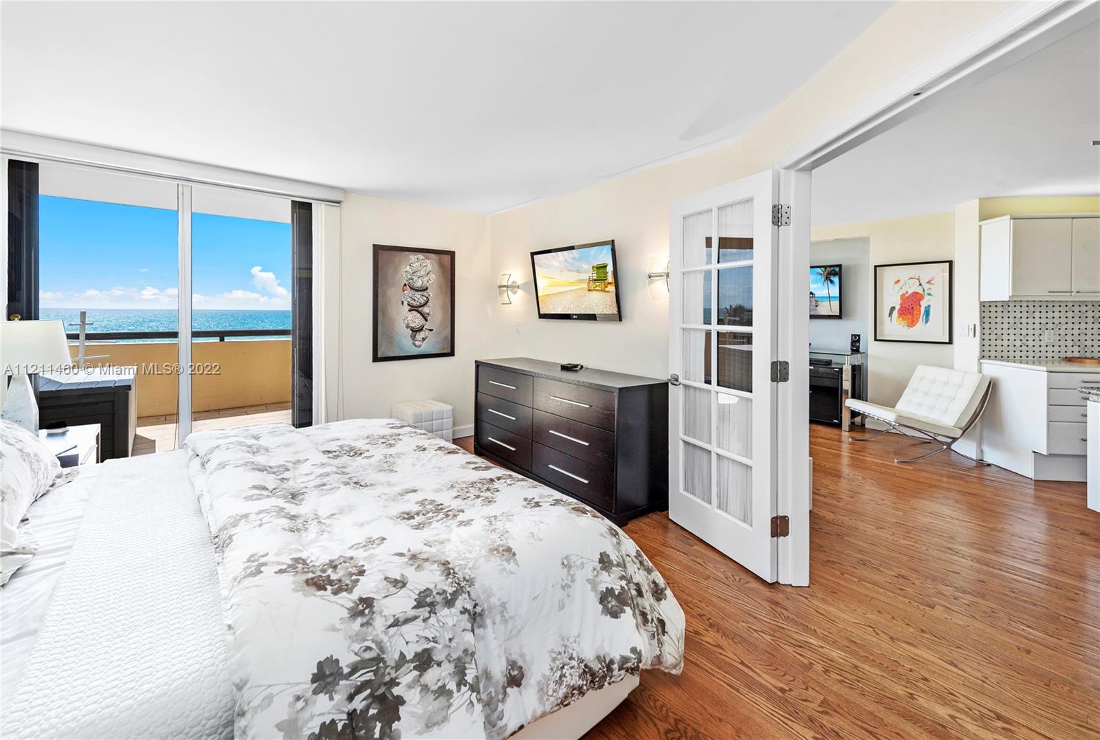 2555 Collins Ave Unit: 607