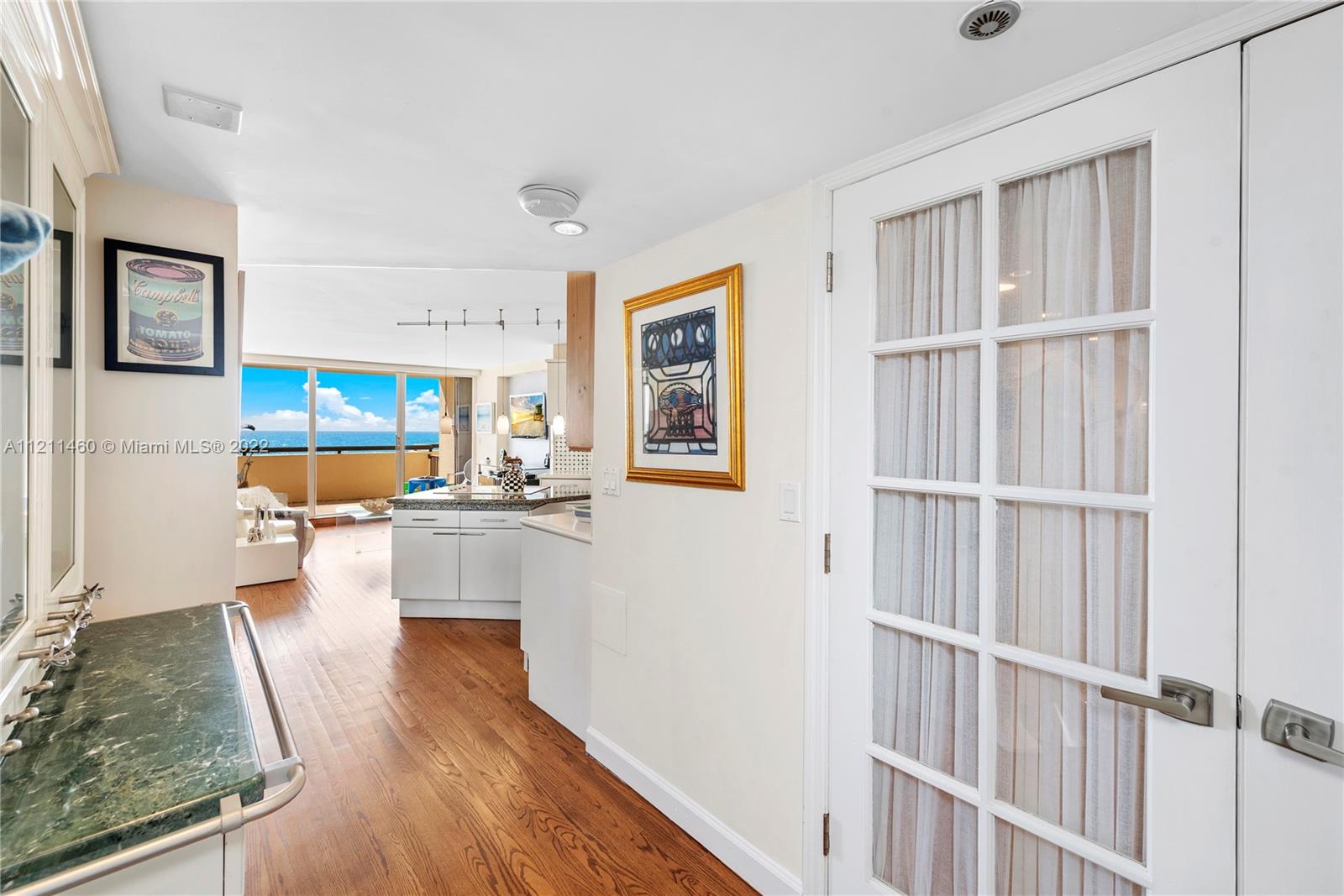 2555 Collins Ave Unit: 607