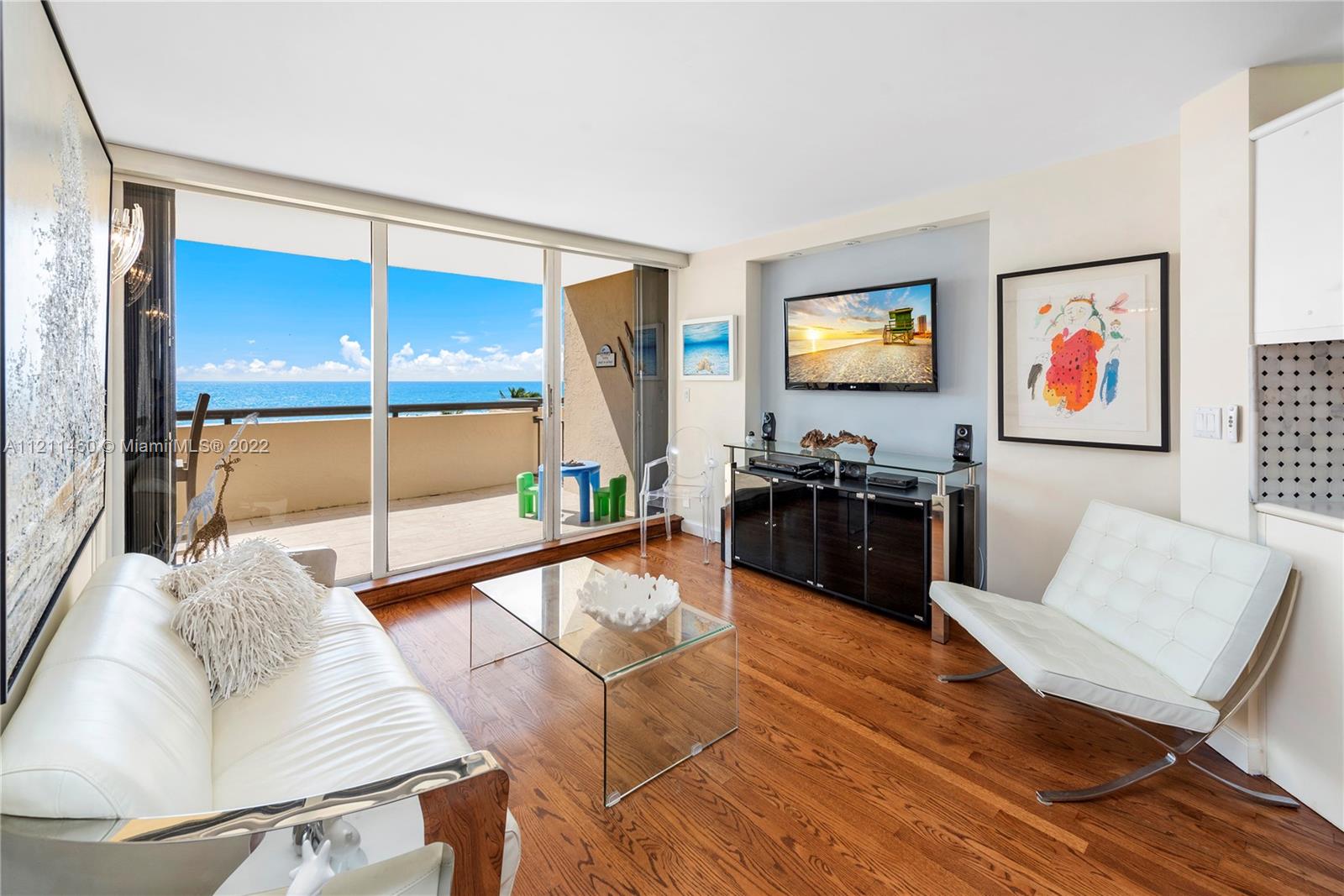 2555 Collins Ave Unit: 607