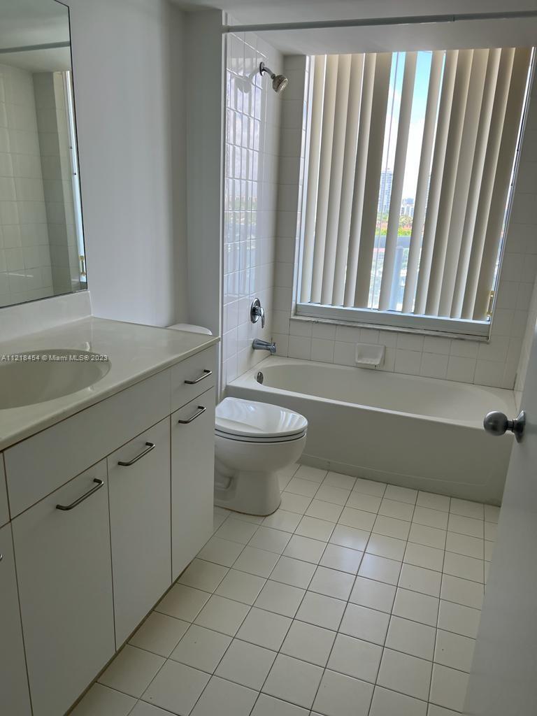 21055 NE 37th Ave Unit: 1009