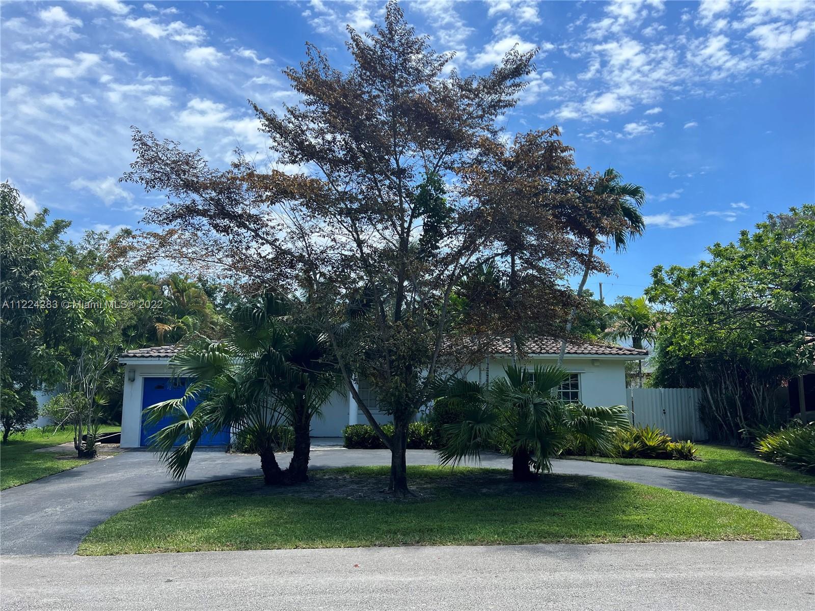 7425 SW 56th Ave