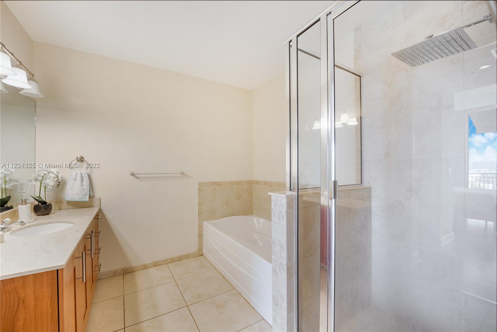 1300 Ponce De Leon Blvd Unit: 1207