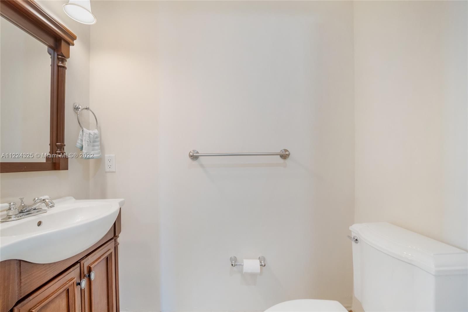 1300 Ponce De Leon Blvd Unit: 1207