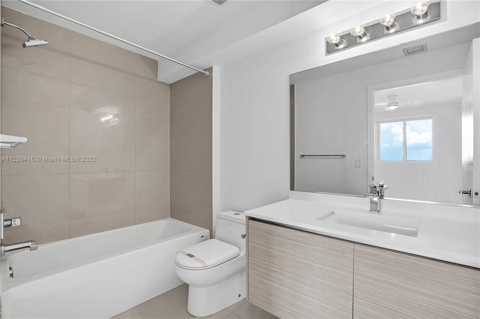 600 NE 27th St Unit: 2904