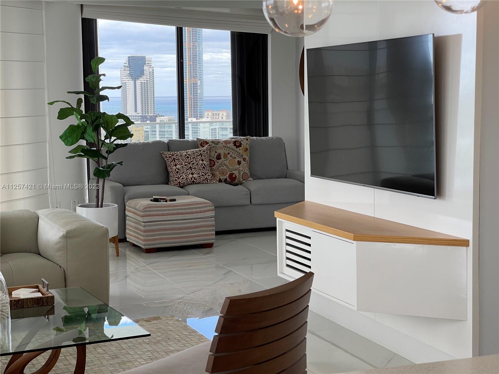 2800 Island Blvd Unit: 1904
