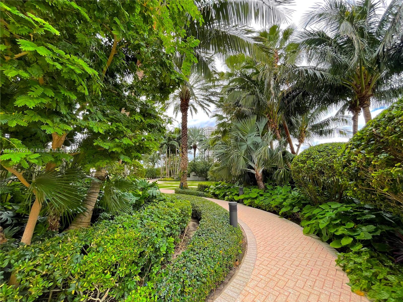 2800 Island Blvd Unit: 1904